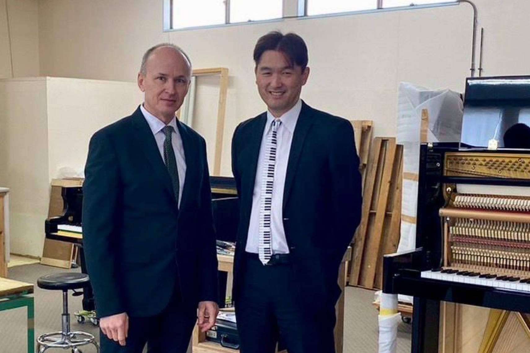 The alliance between ACOUHYB and Enschu Pianos has resulted in a unique offering in the musical instrument market