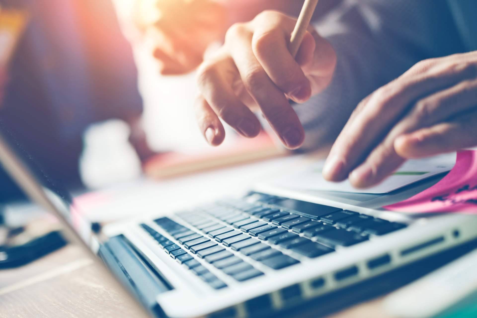 From Keywords to Context. AI's Role in Evolving SEO