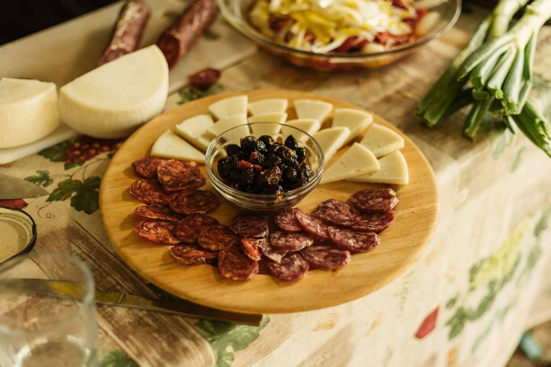 The Sazón Cocina marketplace allows to discover and taste some of the best tapas from Spain