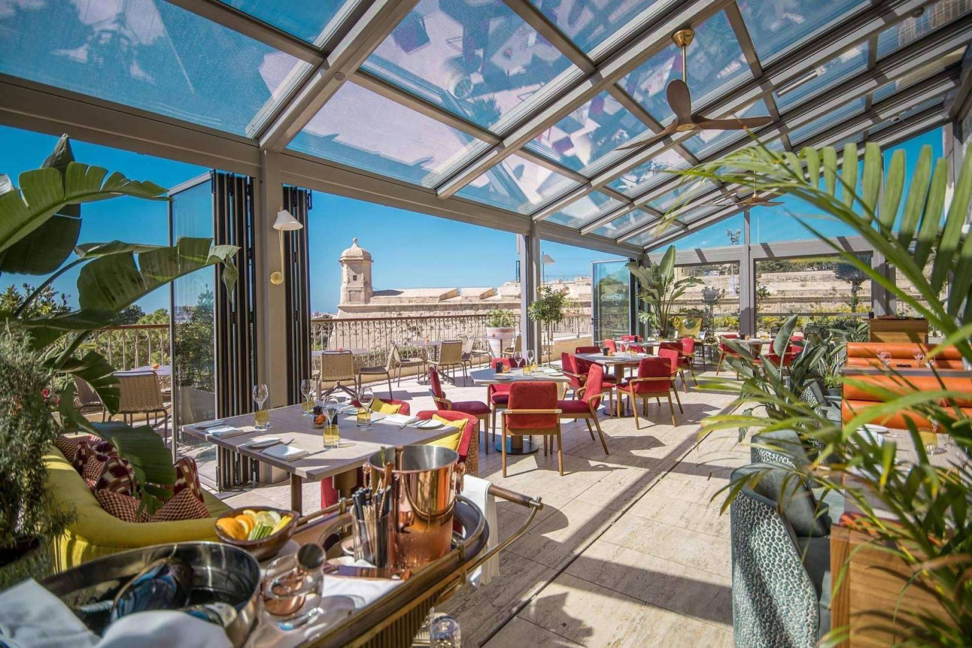 Airclos elevates the Contessa experience with retractable roofs and adaptable enclosures