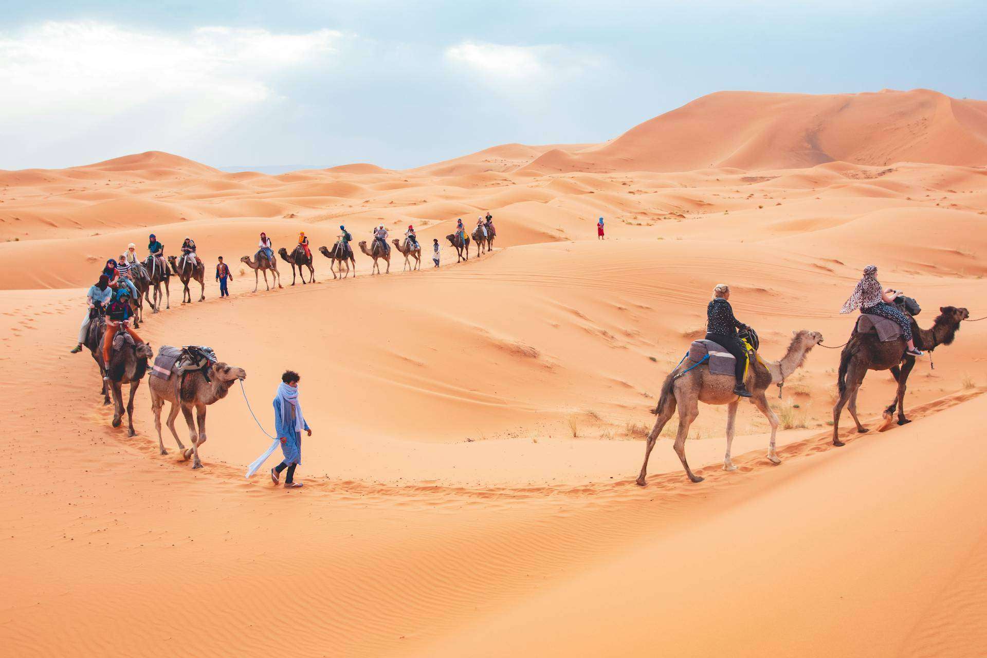 Discover the charm of the desert with the shared 3-day tour to Merzouga