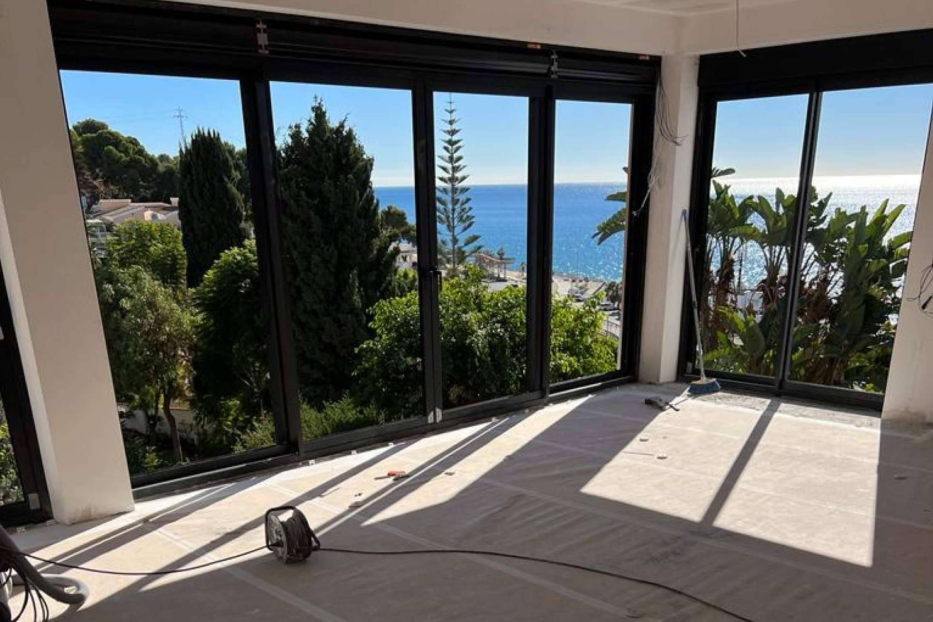 Expert builder in Marbella; Transforming homes with precision and passion